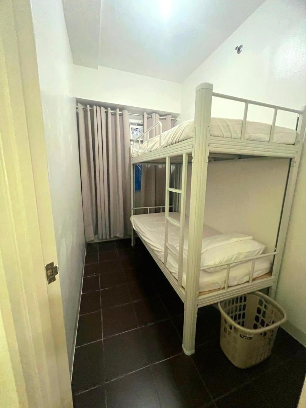 Pioneer Woodlands Bed & Breakfast Mandaluyong ภายนอก รูปภาพ